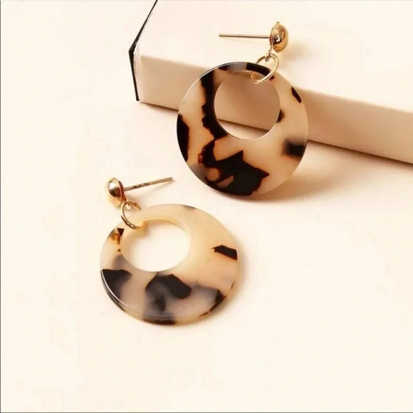 Tortoise Shell Acrylic Hoop Earrings | Neutral Statement Dangle Jewelry - Picture 3 of 4